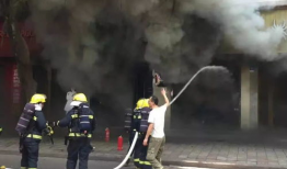 消防员灭火视频,生死较量，守护家园